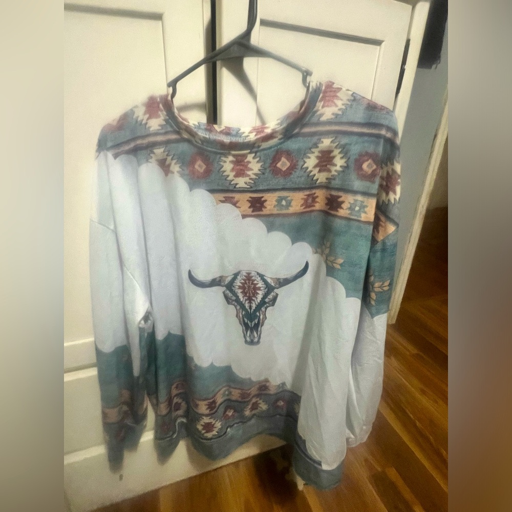 Women’s xl long sleeve shirt. never worn